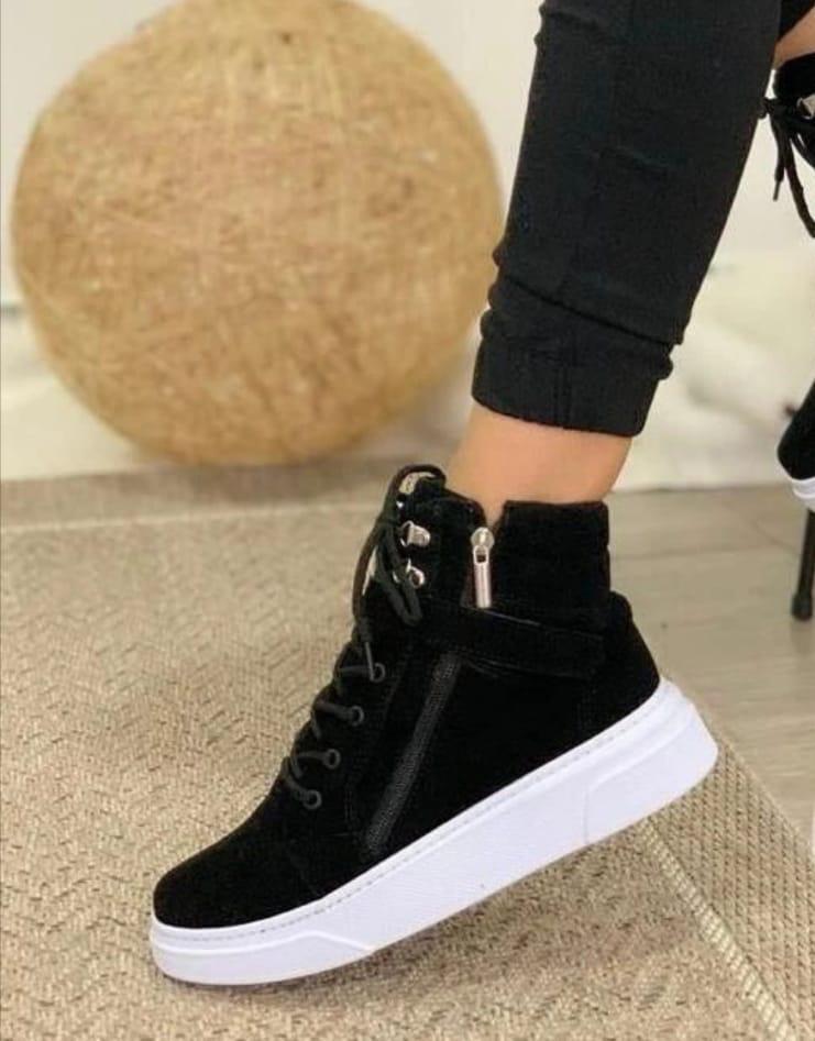 Botas Ateneas